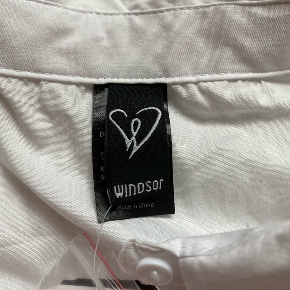 NWT Windsor White Cropped Button-up Blouse - Picture 3 of 4